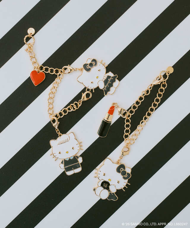 【ハローキティ×VIS】「アソートエポチャーム」¥1,790／「ハローキティ」と「ディアダニエル」が寄り添うデザインと、ミラーを手におめかしする「ハローキティ」を描いたアソートチャーム