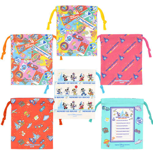 きんちゃくセット 5,700円｜サイズ：（1枚あたり）縦約17×横約14㎝、セット内容：1セット全6種 ※この1セットで全6種そろえることができます ※価格は、1セット（全6種）の価格です｜東京ディズニーリゾート40周年“ドリームゴーラウンド”「MEMORY-GO-ROUND」グッズ｜発売日：2023年6月13日（月）｜販売店舗：東京ディズニーランド「グランドエンポーリアム」、東京ディズニーシー「エンポーリオ」