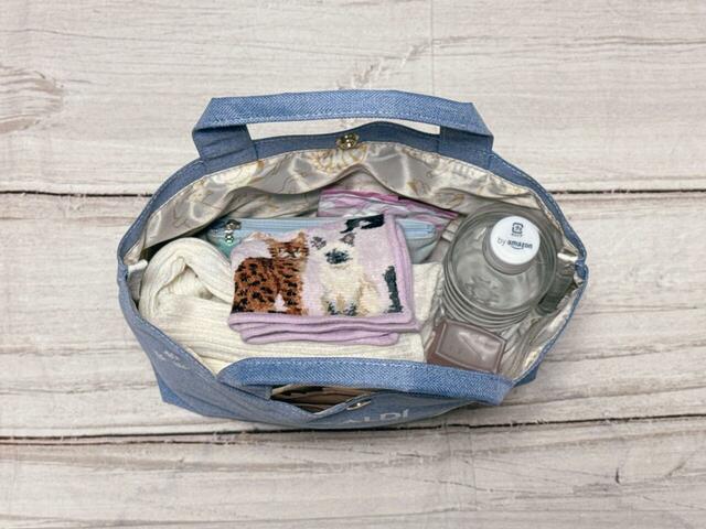 【カルディ　ネコバッグ】550mlのペットボトルを立てて収納できる大きさ！ちょっとしたおでかけの荷物もしっかり入りました