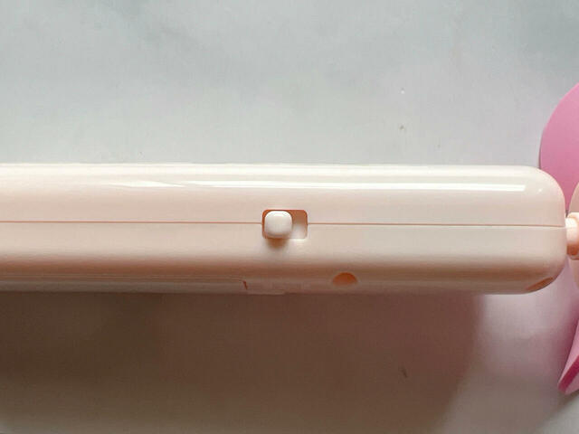 サイドにあるスイッチをオンすれば