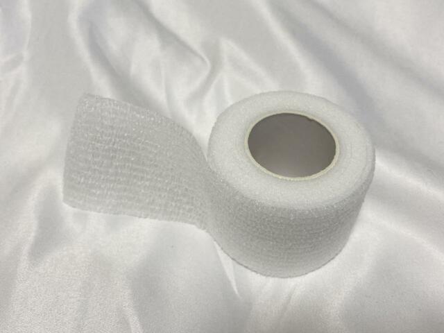 【無印良品 テープのいらない包帯】テープ同士がくっつくため、テープいらず続いてはテープのいらない包帯を紹介します!