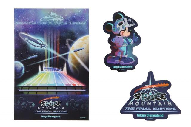 ポストカード&ステッカー 500円｜スペシャルイベント「セレブレーティング・スペース・マウンテン：ザ・ファイナルイグニッション！」｜販売店舗：東京ディズニーランド「プラネットM」