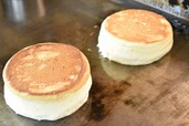 ふわふわなパンケーキにサックリとした焼きめがつく