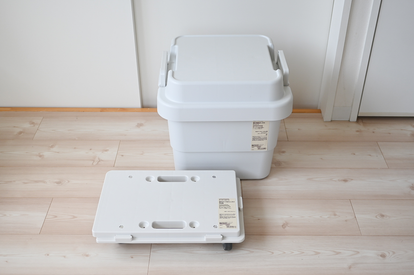 無印 頑丈収納ボックス 大 50L 2個 平台車 2個 防災グッズの収納は、無印良品の「頑丈ボックス×台車」が容量も