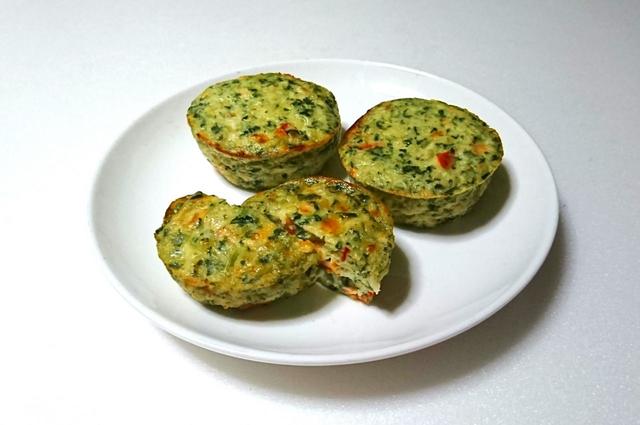 【コストコ　ほうれん草のフリッタータ　1.13kg（20個）　1880円】1個あたり直径約6cmの手頃なサイズ感