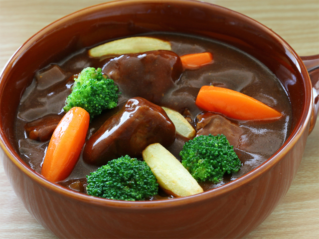 「松阪牛の赤ワイン煮込み」＜期間：2025年9月5日～11月30日＞【松阪牛のステーキもハンバーグも食べ放題！「東京ベイ舞浜ホテル ファーストリゾート」の“贅沢ディナービュッフェ”！】