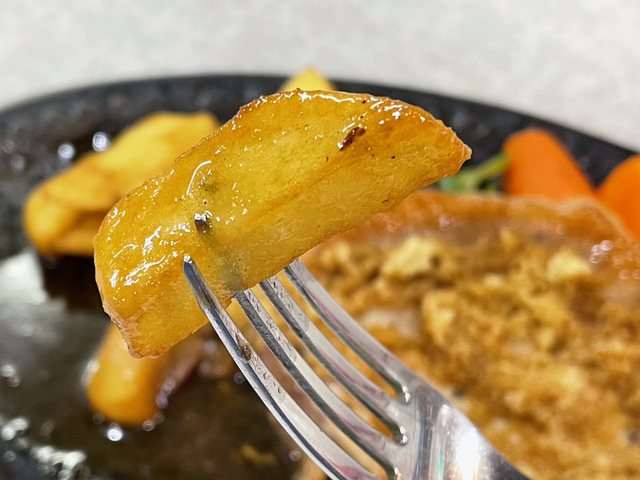 【スズコウ】塩味のフライドポテトとはひと味もふた味も異なる、奥深く、異次元の味わい