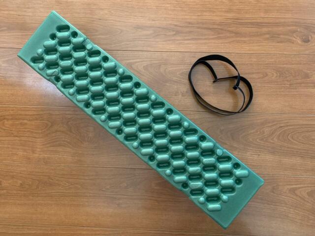 【CAPTAIN STAG EVAフォームマット】ゴムはそれぞれバラバラなので失くさないように気をつけましょう