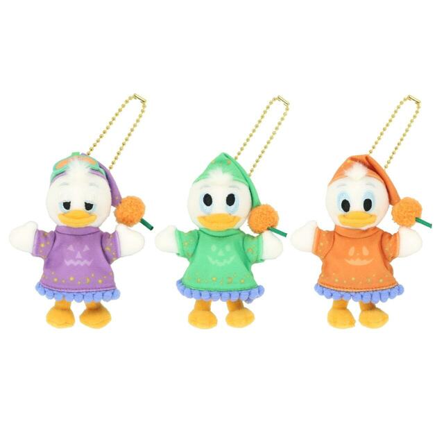ぬいぐるみチャームセット 3,600円|妖しげなパークへ足を踏み入れてしまったディズニーの仲間たちを描いたグッズ|東京ディズニーリゾート「ディズニー・ハロウィーン」|販売店舗:東京ディズニーランド「ディズニー&カンパニー」、東京ディズニーシー「エンポーリオ」|発売日:2026年9月15日(火)