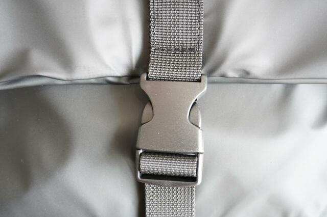 長さを調節できるバックル