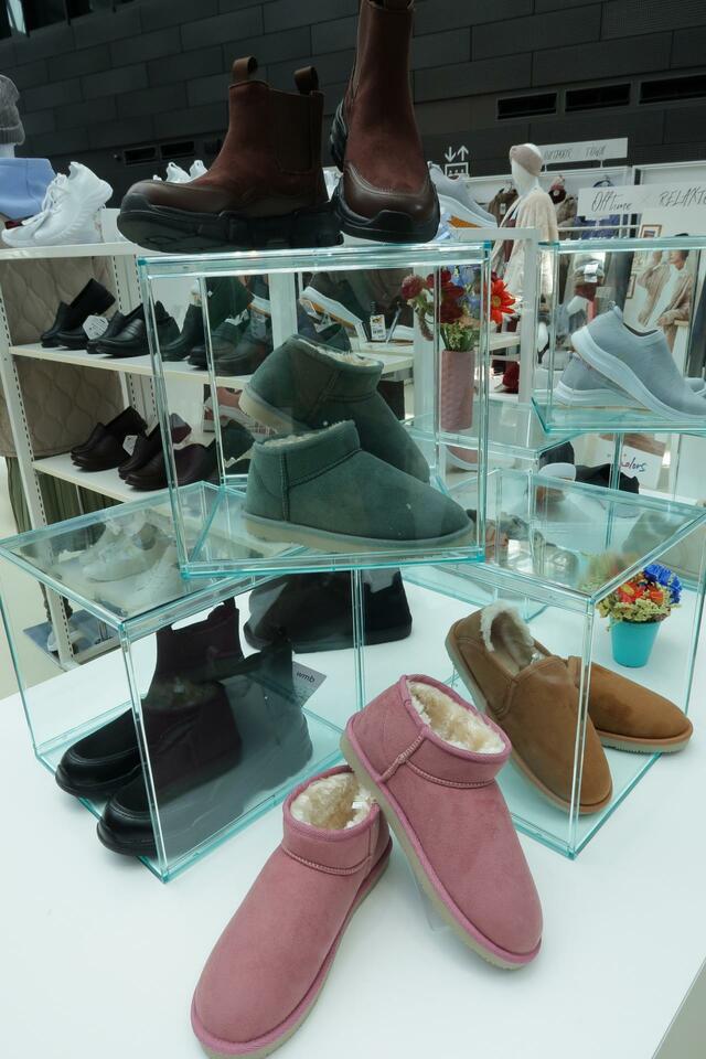 【ワークマン】2023秋冬展示会「ムートン風シューズ」1,900円