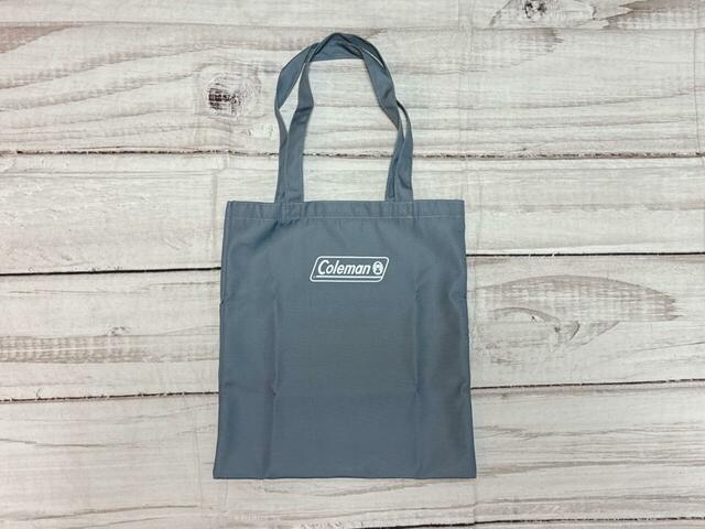 シンプルなコールマンのロゴプリント入りの面