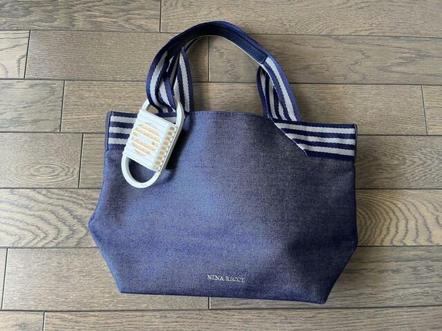 【KINCHO × braaa 蚊に効くカノクス】手のひらサイズなので、バッグやリュックにつけても違和感がありません♪