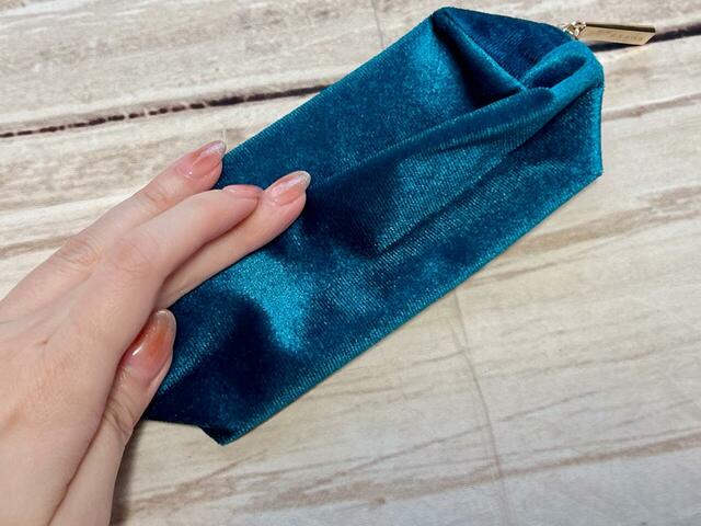 マチ付きなため、収納力も◎