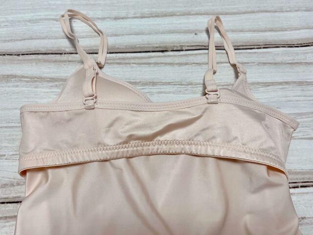 【tu-hacchi（ツーハッチ）】背中側はゴム仕様。よく伸びるので背中が段になることも避けられそう♪