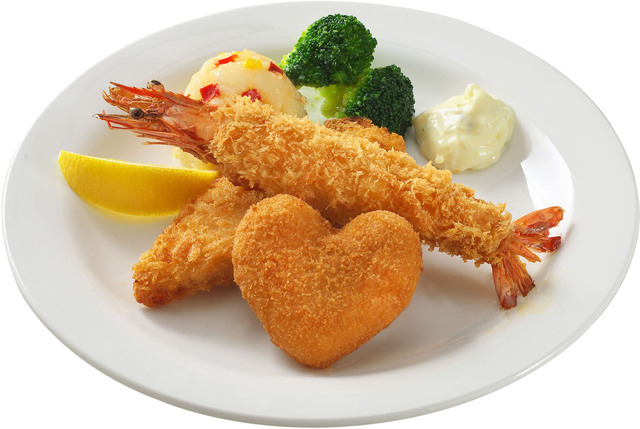 シーフードフライ、タルタルソース　クイーン・オブ・ハートのバンケットホール