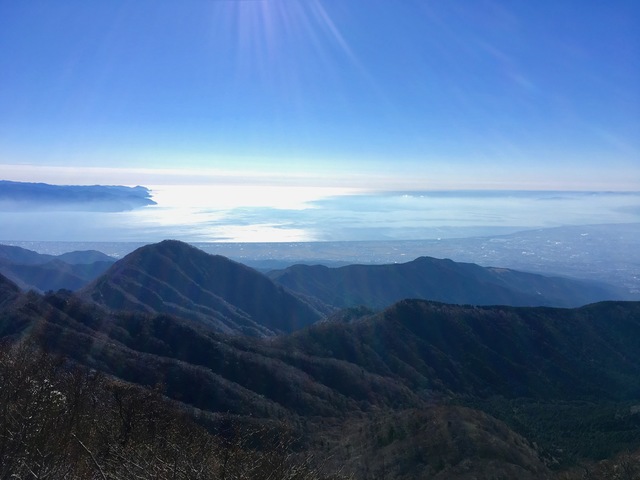 越前岳山頂から眺める、駿河湾の絶景