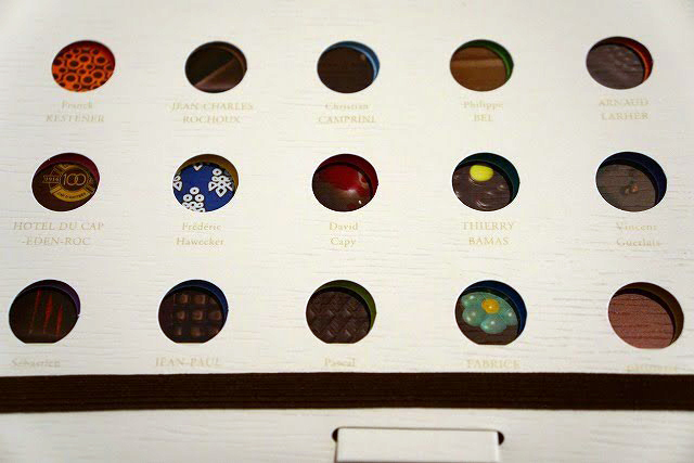 サロン・デュ・ショコラ2015：ショコラ・パトリモワンヌ ユニヴェルセル 18個入り 9,990円