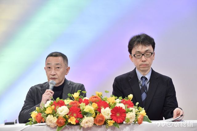 NED 子ども幼児部 統括部長古屋光昭(左) NHK 制作局 青少年・教育番組部 専任部長 山田淳(右) おかあさんといっしょ 交代記者会見