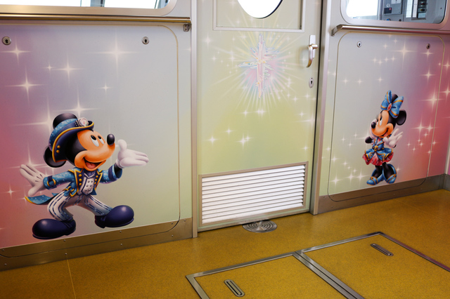 「“ザ・イヤー・オブ・ウィッシュ”ライナー」©Disney