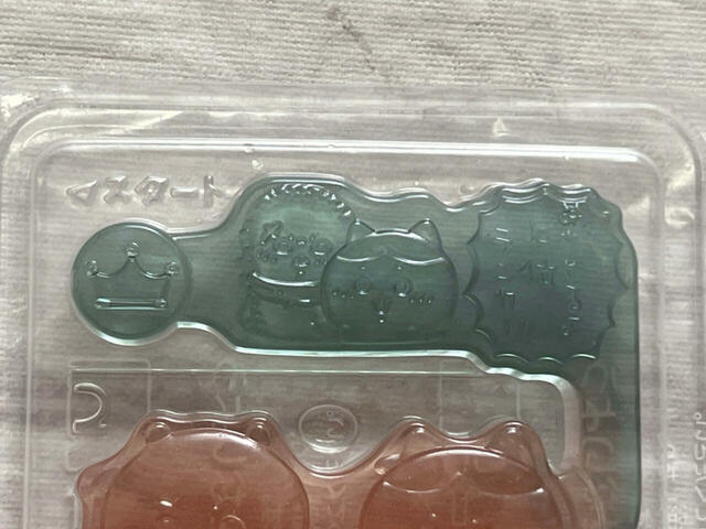 ちいかわ&ハチワレ以外にラッコも登場しています。「焼肉」に通じるワンシーンですね♪