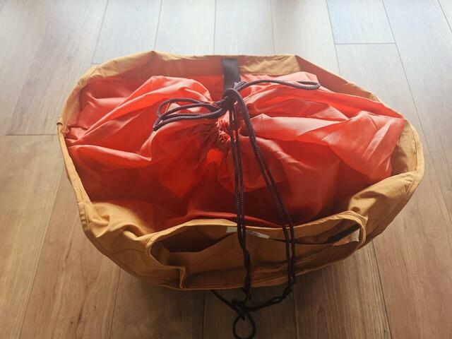 【studio CLIP　NEWカゴエコバッグ】バッグの口は巾着タイプで中身が見えず、こぼれにくくなっているのもGood！