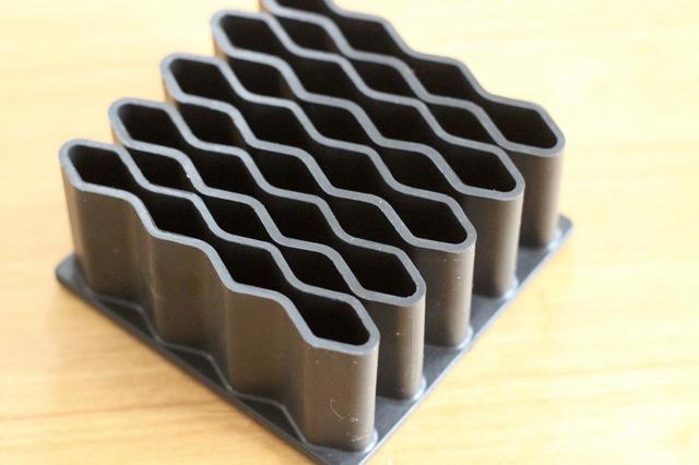 【ダイソー】ウェーブペンホルダー／100円