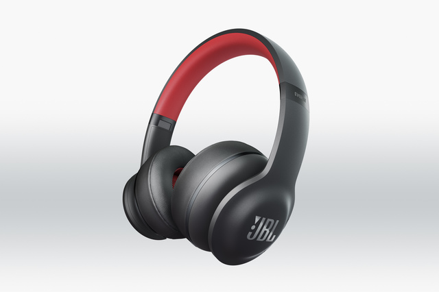 高音質を実現したJBLの最新機種！「EVEREST ELITE 300」（JBL）