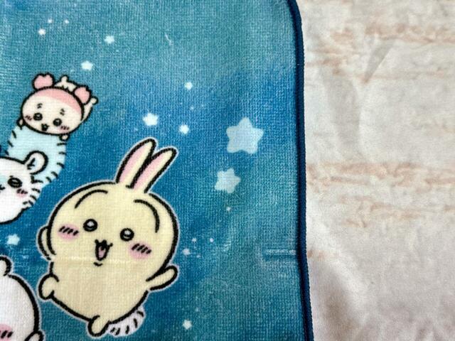 【アベイル×ちいかわ】「ミニタオル（ちいかわ）」夜空がグラデーションカラーで再現されています！