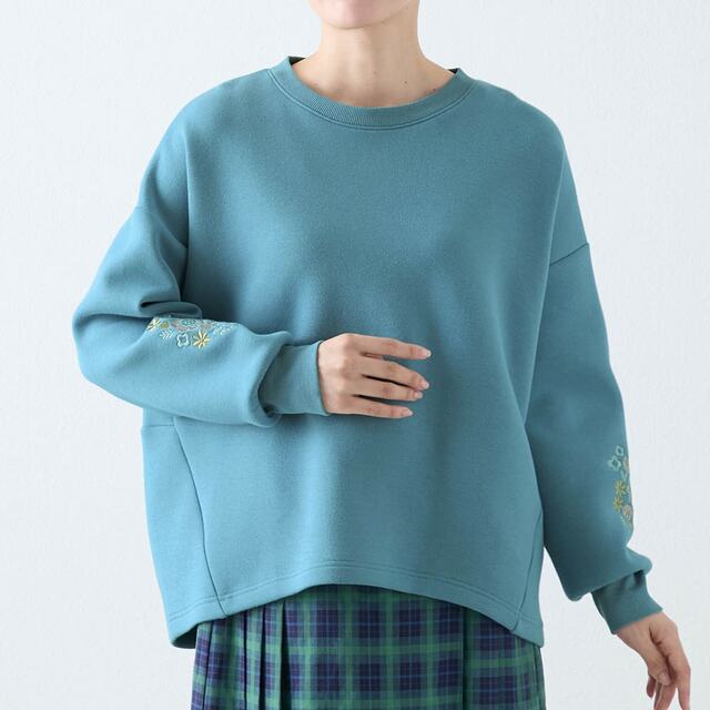 袖刺繍ダンボールニットプルオーバー（選べるキャラクター）｜￥4,490 （税込）