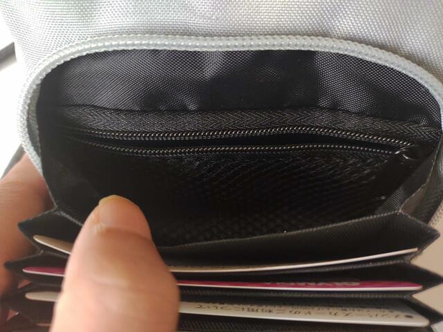 小銭入れポケットあり