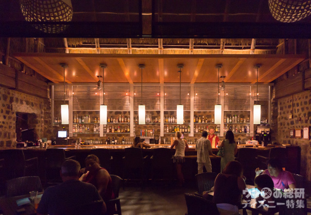 「オフ・ザ・フック」の夜｜アウラニ・ディズニー・リゾート & スパ コオリナ・ハワイ