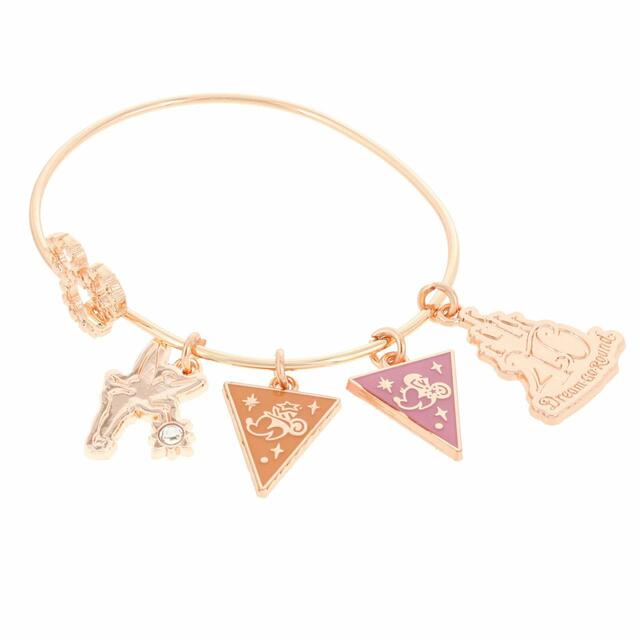 チャーム 1,000円｜サイズ：（パッケージ）縦約8×横約8cm ※この中には全7種のうち1種が入っていまし。｜東京ディズニーリゾート40周年“ドリームゴーラウンド”スペシャルグッズ｜発売日：2023年4月10日（月）｜販売店舗：東京ディズニーランド「グランドエンポーリアム」、東京ディズニーシー「エンポーリオ」