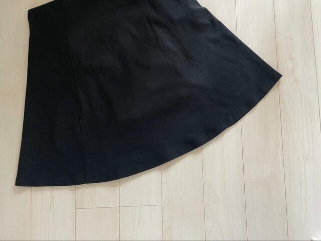 【UNIQLO ブラッシュドジャージージャンパースカート】フレアな裾がかわいい