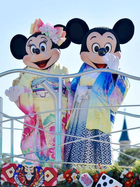 Tdl Tds現地速報 和服姿のミッキーたちがご挨拶 16 ニューイヤーズ グリーティング 写真22枚レポ 1 3 ディズニー特集 ウレぴあ総研