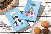 【ねこねこ　ねこねこサマーバケーションプチバッグ】「ねこねこレモンケーキ」2個、「ふぃにゃんシェ（プレーン）」または「ふぃにゃんシェ（ショコラ）」1個　1袋800円（税込み）