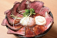 特製ローストビーフ丼1200円｜ローストビーフ油そば ビースト