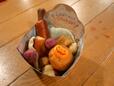 【ディズニー・ハロウィーン】スペシャルメニュー スペシャルロストキッズスナックボックス| ¥980 販売場所:ルックアウト・クックアウト