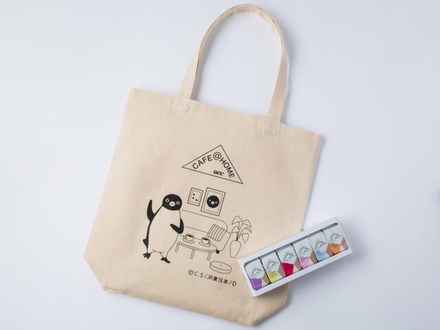「Suicaのペンギンコラボトートバッグ付き CAFE@HOME フードウィズ6Pセット」＜価格：3,410円＞【Suicaのペンギンが「カヌレ」や「マカロン」になって登場！東京駅で「Suicaのペンギンフェア」開催！】