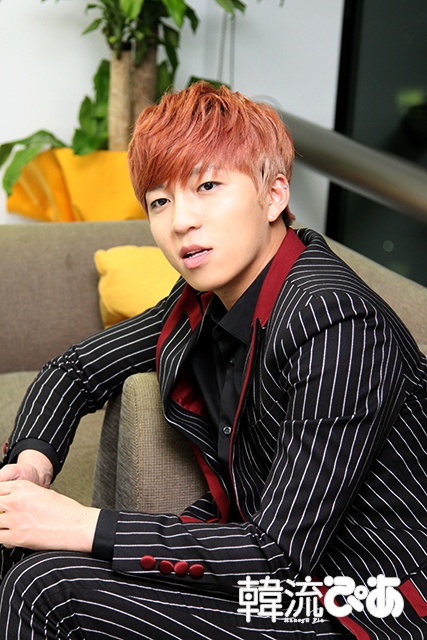 U-KISSスヒョンの取材の様子　1月22日発売の「韓流ぴあ 2/28号」もチェック！