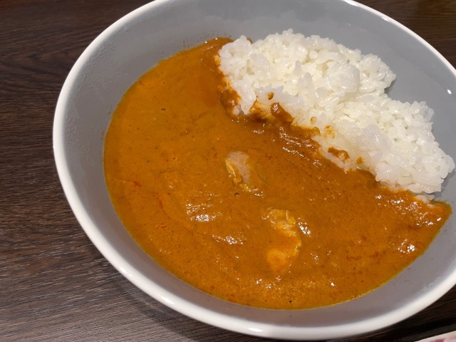 【カルディオリジナル インドカレー バターチキン】バターや生クリームのコクを感じられるクリーミーなカレー