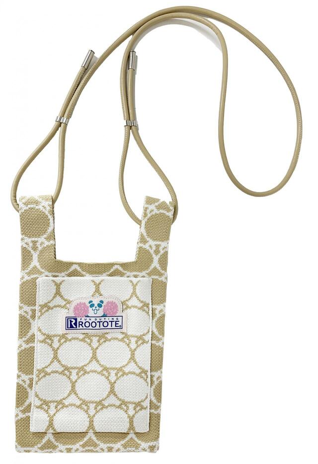 財布やスマホなど、最小限の荷物をスマートに運べる【ROOTOTEコラボ チアパンダサコッシュ】