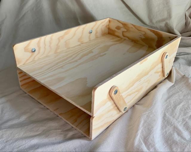 【IKEA レタートレイ】高さがあるので、仕事道具もひとまとめに整理しやすい！