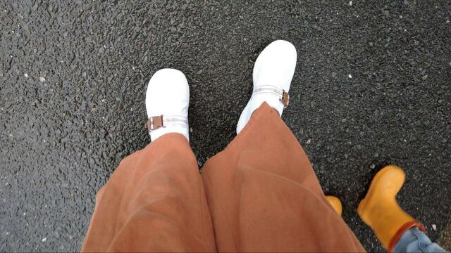 【ワークマン LIGHT(ライト) スリッポン】1日中雨の日に白い靴で歩く優越感