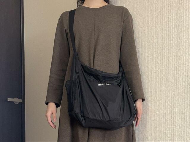 【モンベル　ポケッタブル　ライトショルダーL】カラーはブラック、ダークグリーン、ネイビーの3展開です