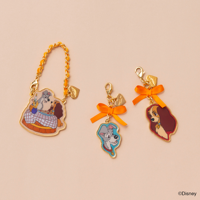 バッグチャーム ¥5,500、ファスナーチャーム ¥4,400｜サマンサタバサプチチョイス ディズニー『わんわん物語』コレクション