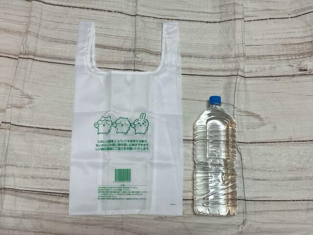 2Lペットボトルもラクラク収納できる大きさ