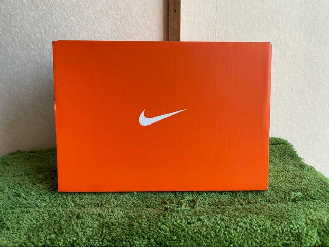 【NIKE　フレックス ランナー 2】箱を持った瞬間「えっ、中身入ってる？」と思ったほどの軽さです…！