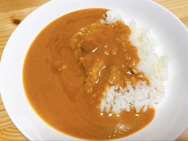 【3COINS＋plus ごはんもん まろやかな味わい バターチキン】サラサラとしたテクスチャーです