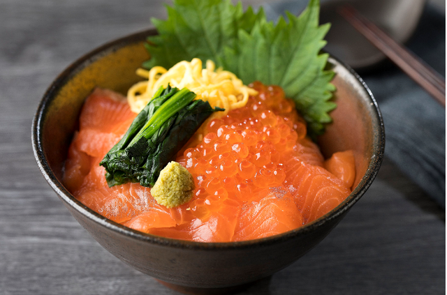 サーモンいくら丼 